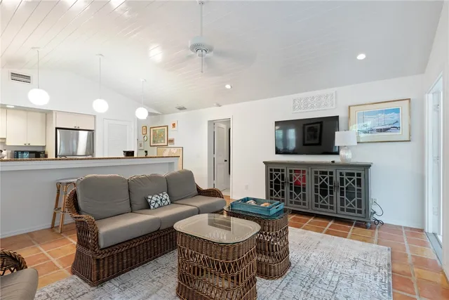 $9,000 | 1195 Winding Oaks Circle East, Unit 308, Vero Beach, FL 32963