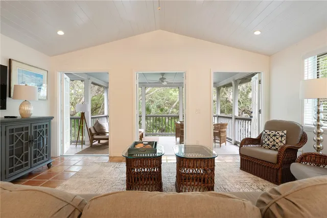 $9,000 | 1195 Winding Oaks Circle East, Unit 308, Vero Beach, FL 32963