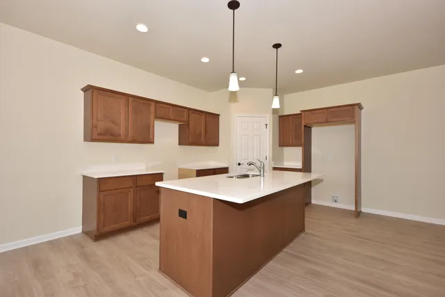 $369,900 | 615 Hunter Oaks Boulevard, Unit B, Watertown, WI 53094