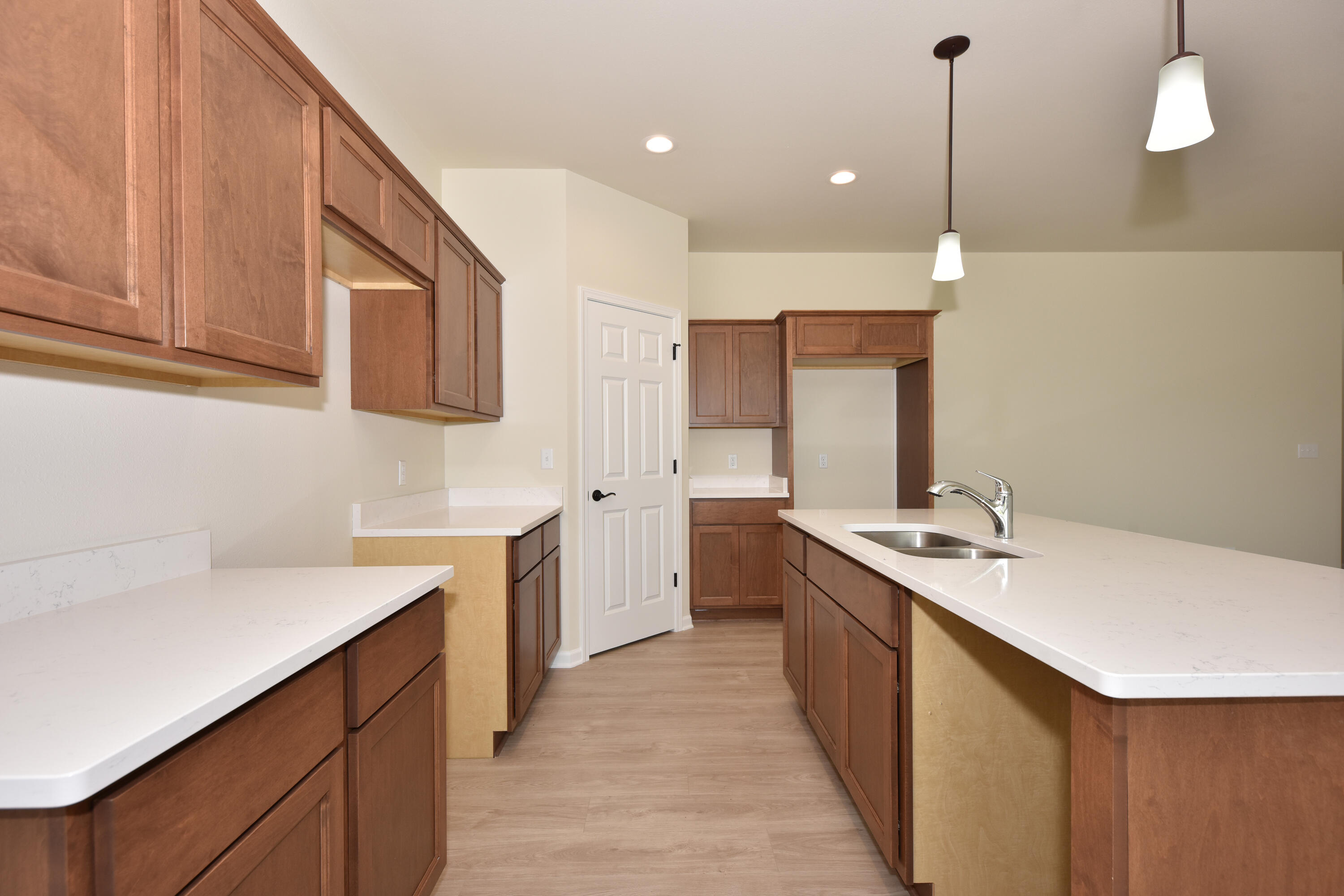 615 Hunter Oaks Boulevard, Unit B Watertown, WI 53094 - Photo 16 of 39 EUP_9319