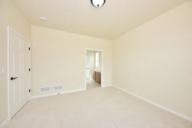 $369,900 | 615 Hunter Oaks Boulevard, Unit B, Watertown, WI 53094