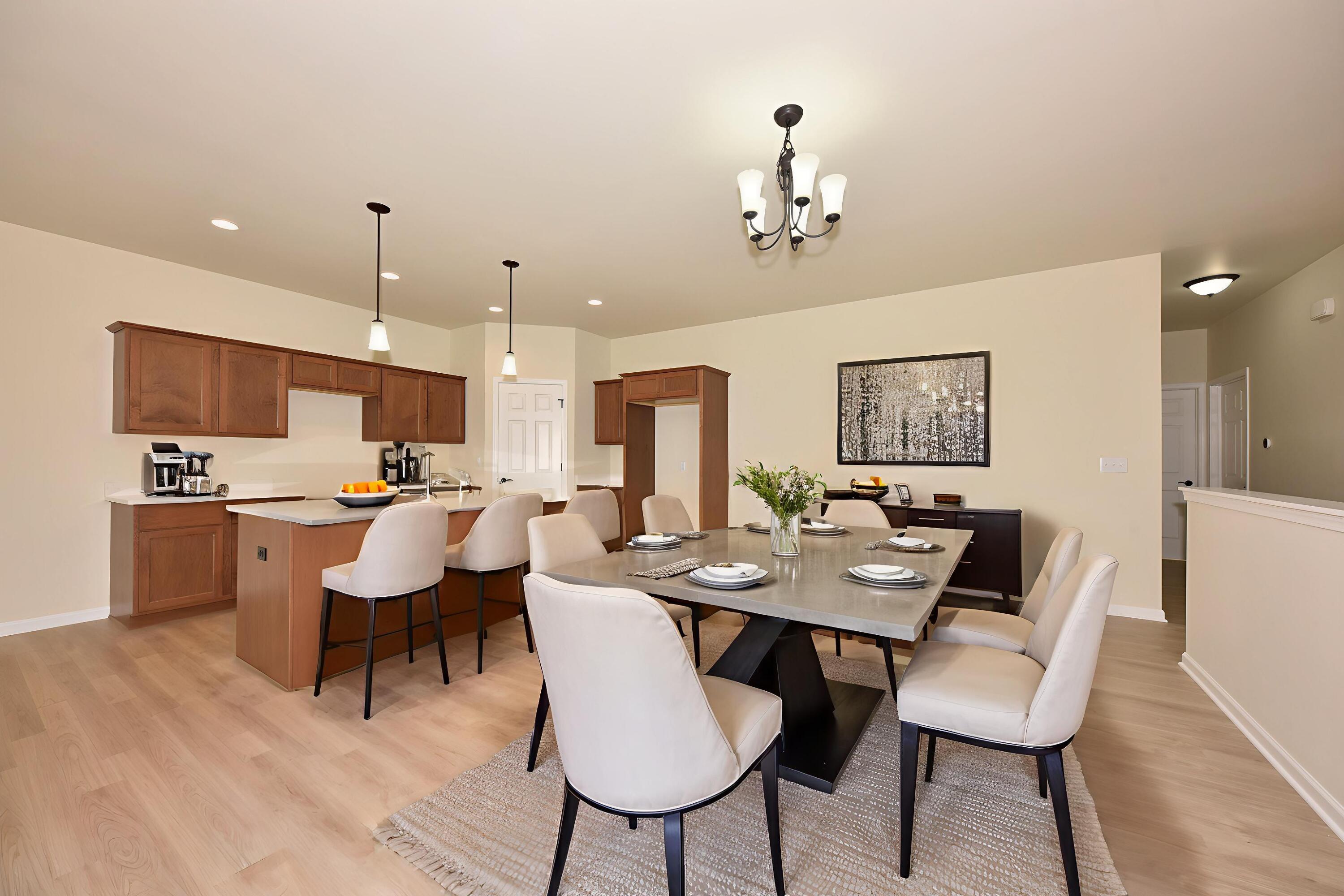615 Hunter Oaks Boulevard, Unit B Watertown, WI 53094 - Photo 3 of 39 EUP_9314 - Dining Room - Modern - 2
