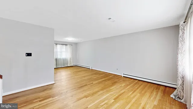 $398,000 | 147 Spruceglen Drive, Newark, DE 19711