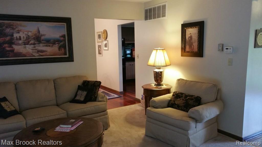 734 Lynndale Drive Rochester Hills, MI 48309 - Photo 15 of 37