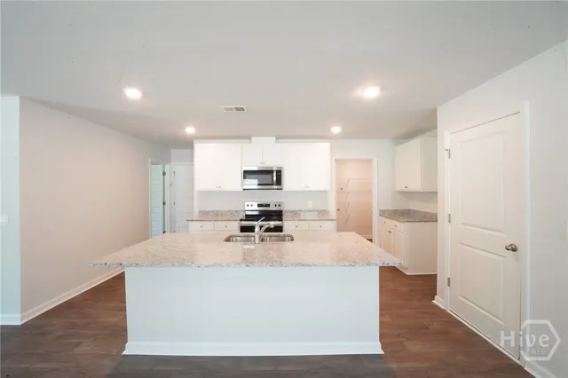 $2,500 | 470 Coconut Drive, Bloomingdale, GA 31302