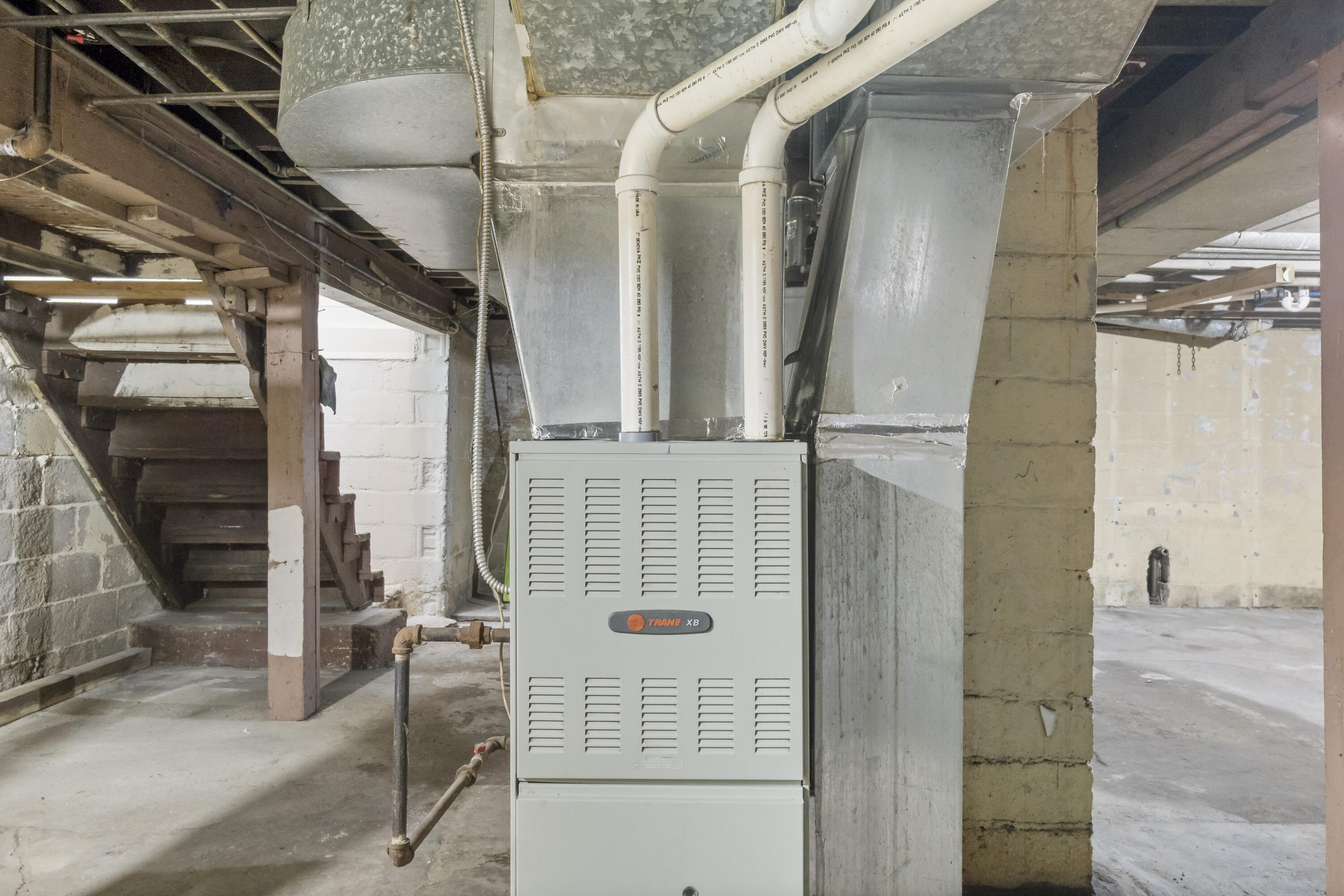 605 Mount Street Gary, IN 46406 - Photo 19 of 23 a view of balcony