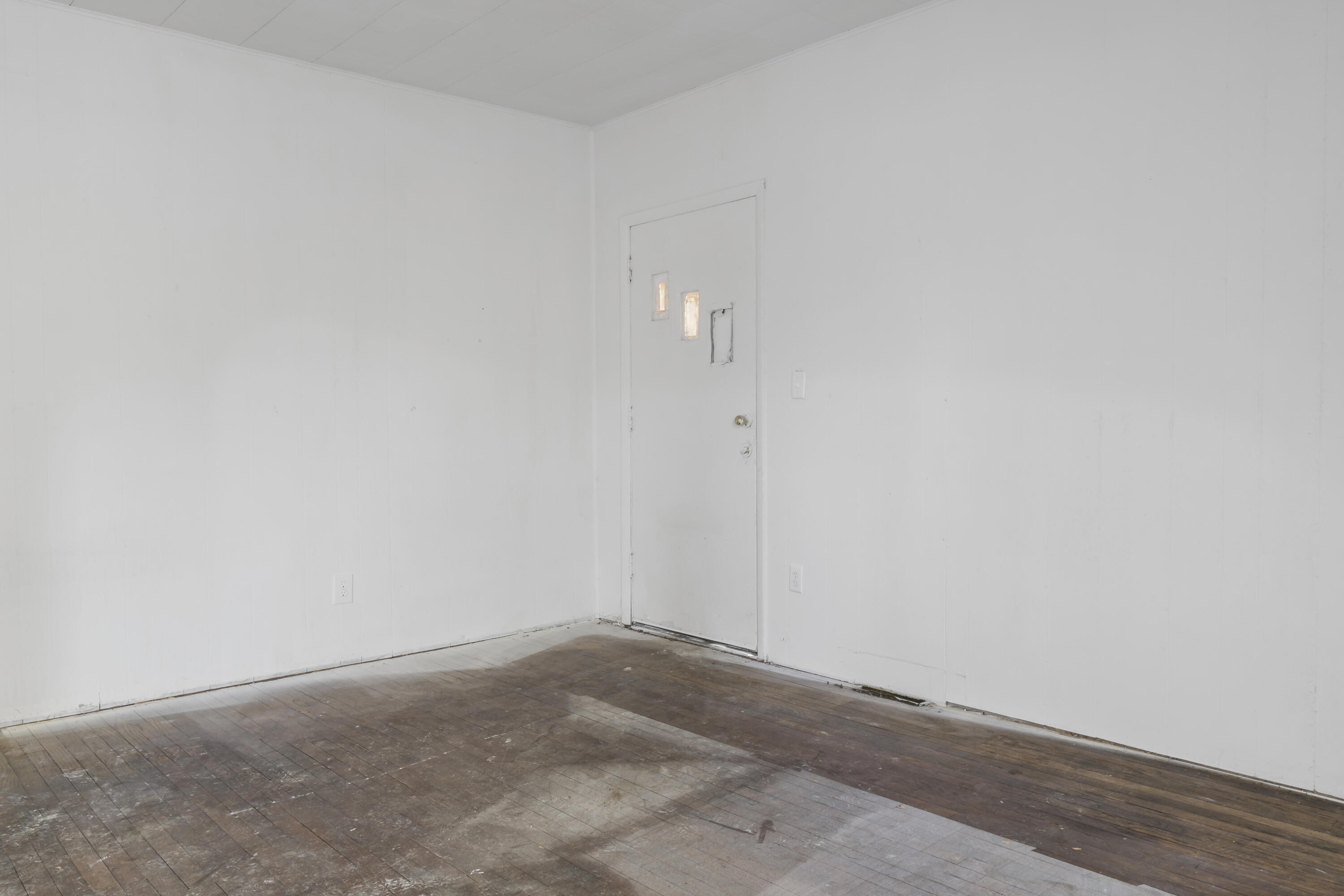 605 Mount Street Gary, IN 46406 - Photo 6 of 23 a view of an empty room