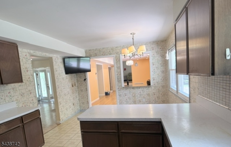 13 Greenwich Road Edison, NJ 08820 - Photo 6 of 19