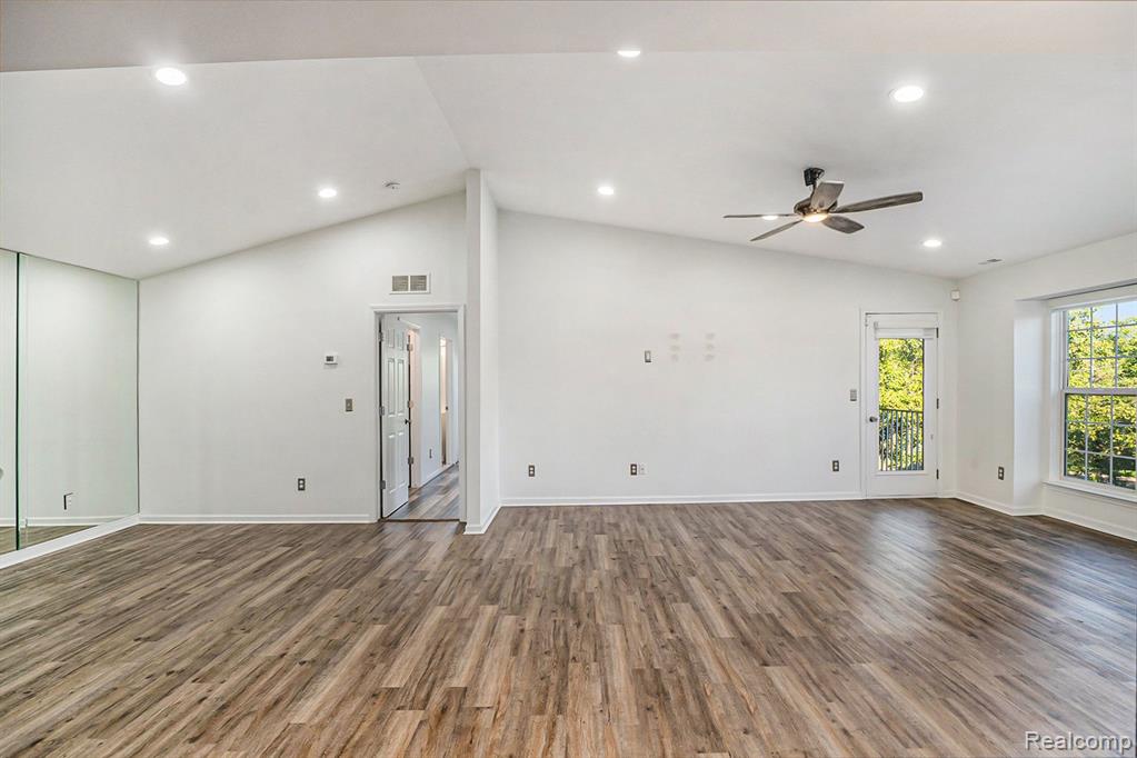 13439 Forest Ridge Boulevard Sterling Heights, MI 48313 - Photo 5 of 28