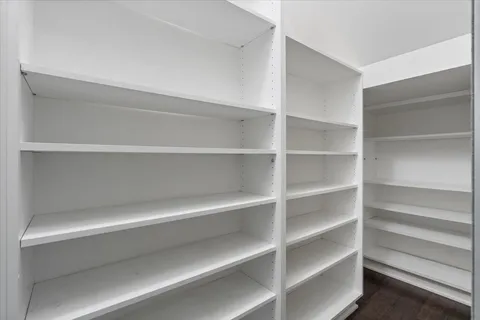 $2,319,000 | 194 North Park Drive, Chicago, IL 60601