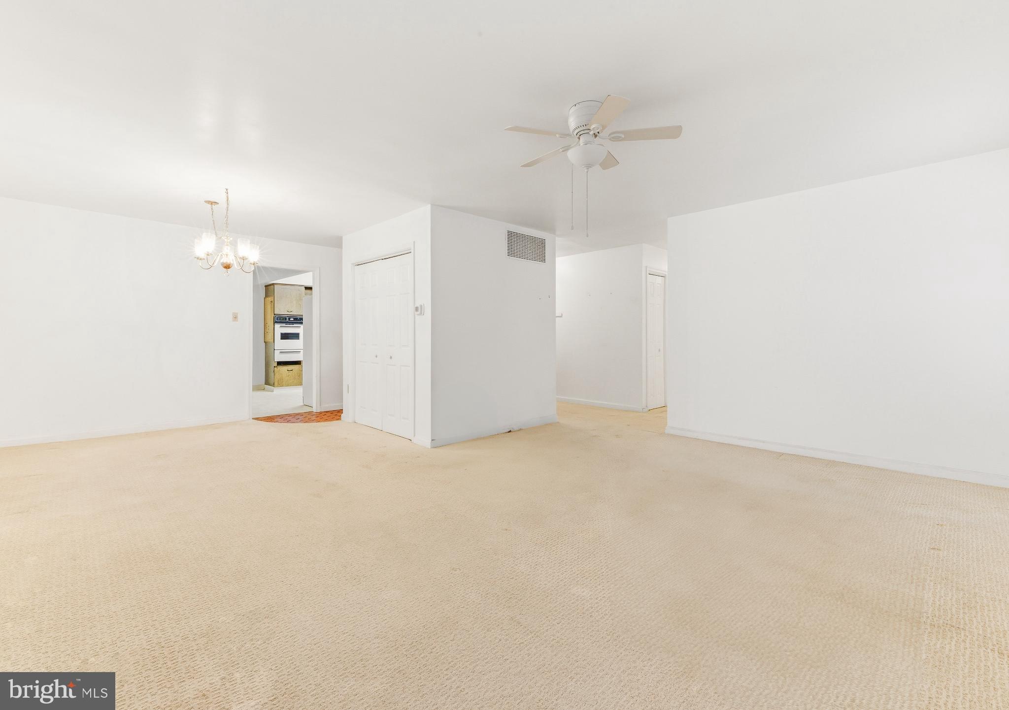 412 Alcyon Boulevard Pitman, NJ 08071 - Photo 9 of 22 an empty room with a empty space