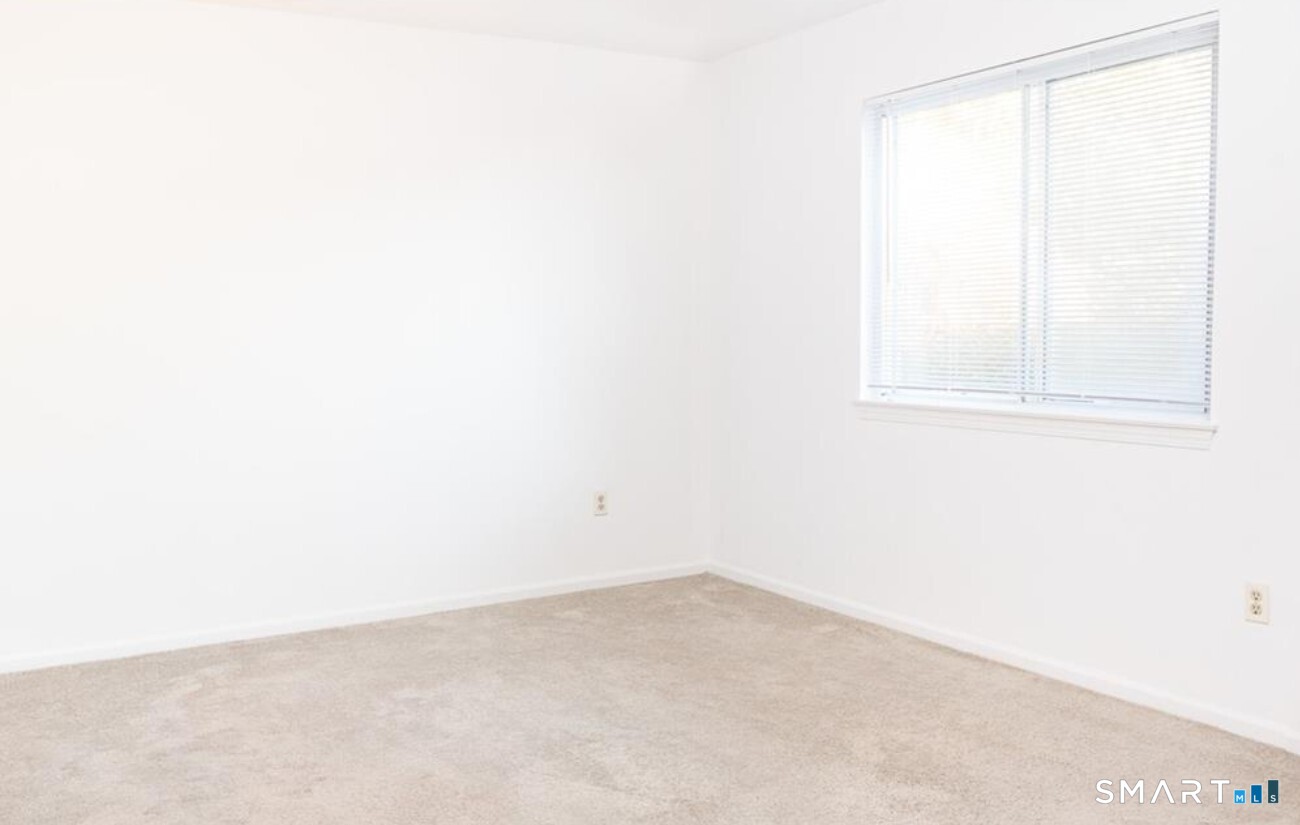 211 Windgate Circle, Unit B Monroe, CT 06468 - Photo 8 of 25