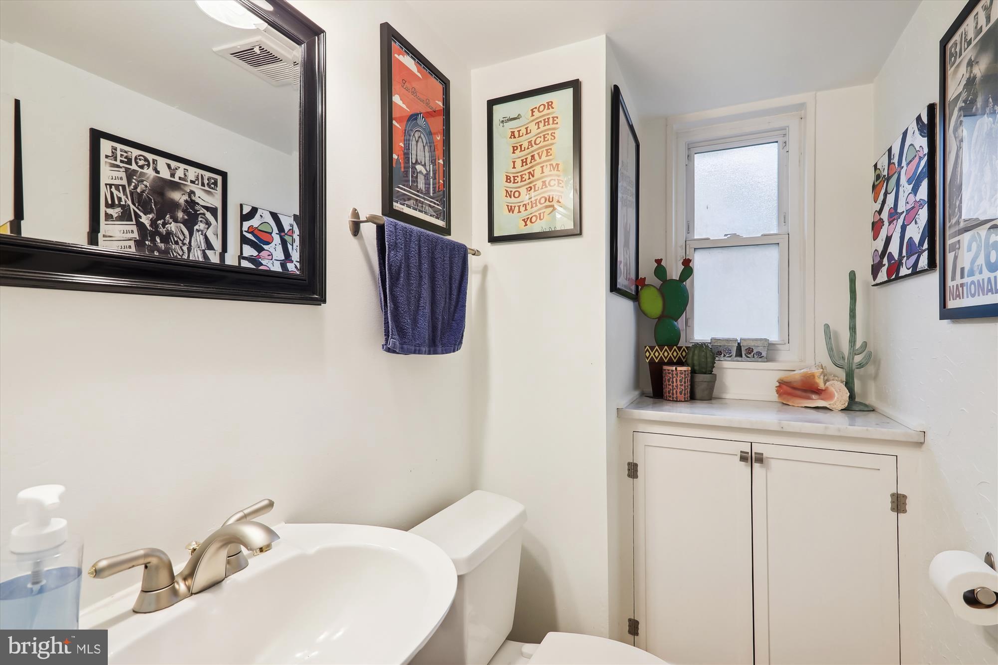 10111 Kinross Avenue Silver Spring, MD 20901 - Photo 29 of 61 Powder Room