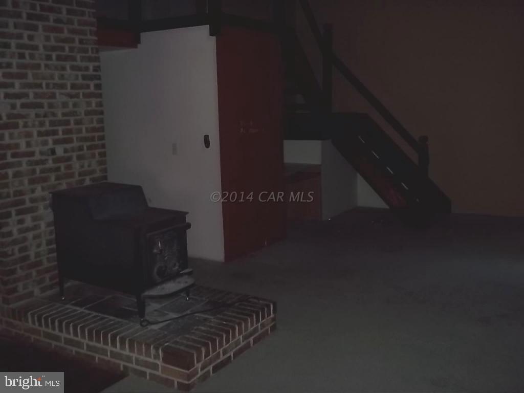 27223 Mt Vernon Road Princess Anne, MD 21853 - Photo 2 of 11 a living room with furniture