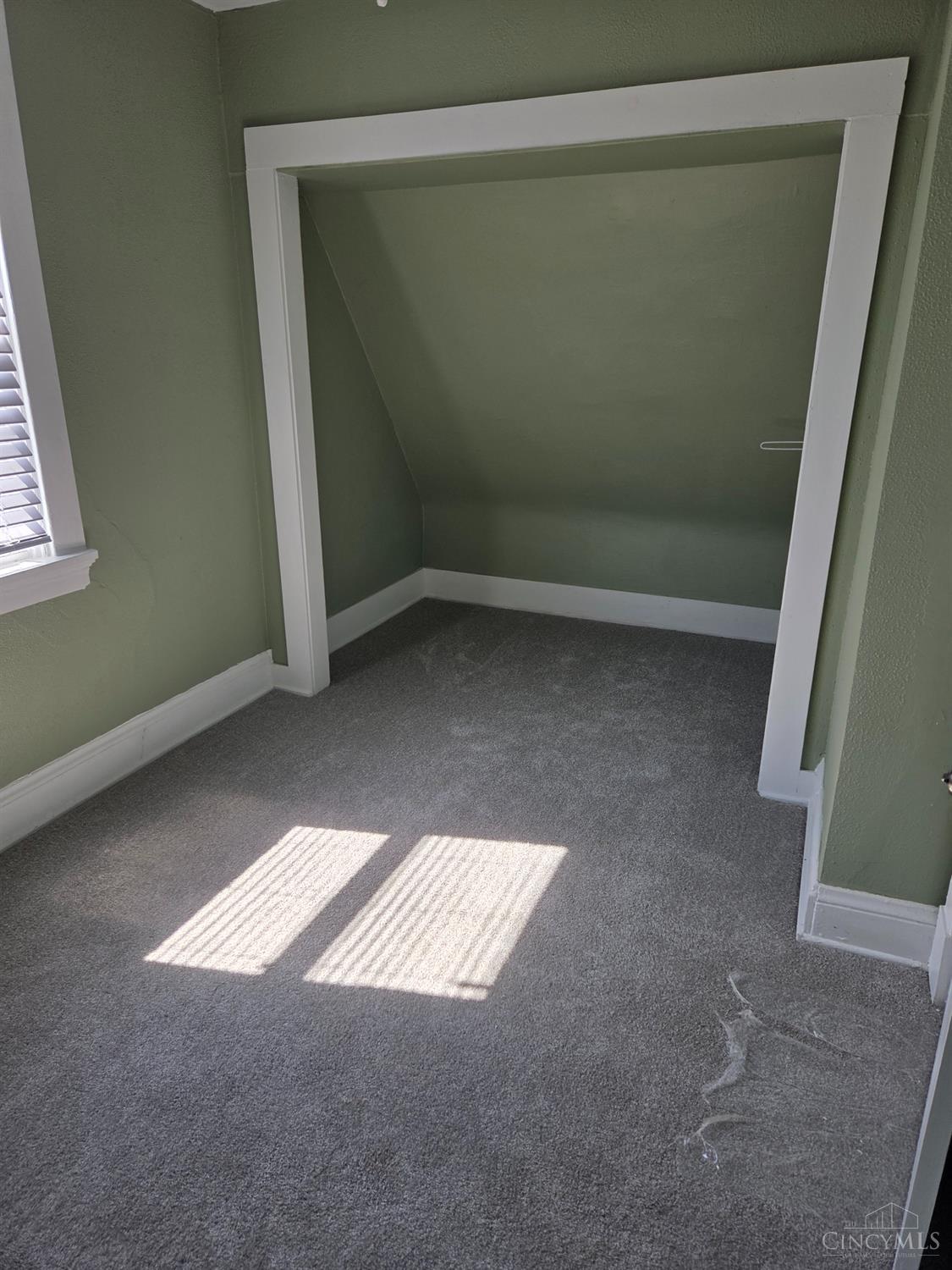 4202 Harding Avenue Cincinnati, OH 45211 - Photo 3 of 12