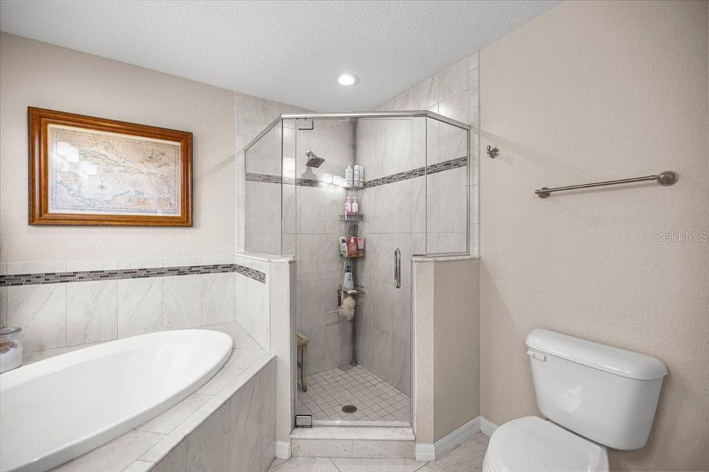 700 East Boston Street Hernando, FL 34442 - Photo 20 of 40 a bathroom with a shower and toilet