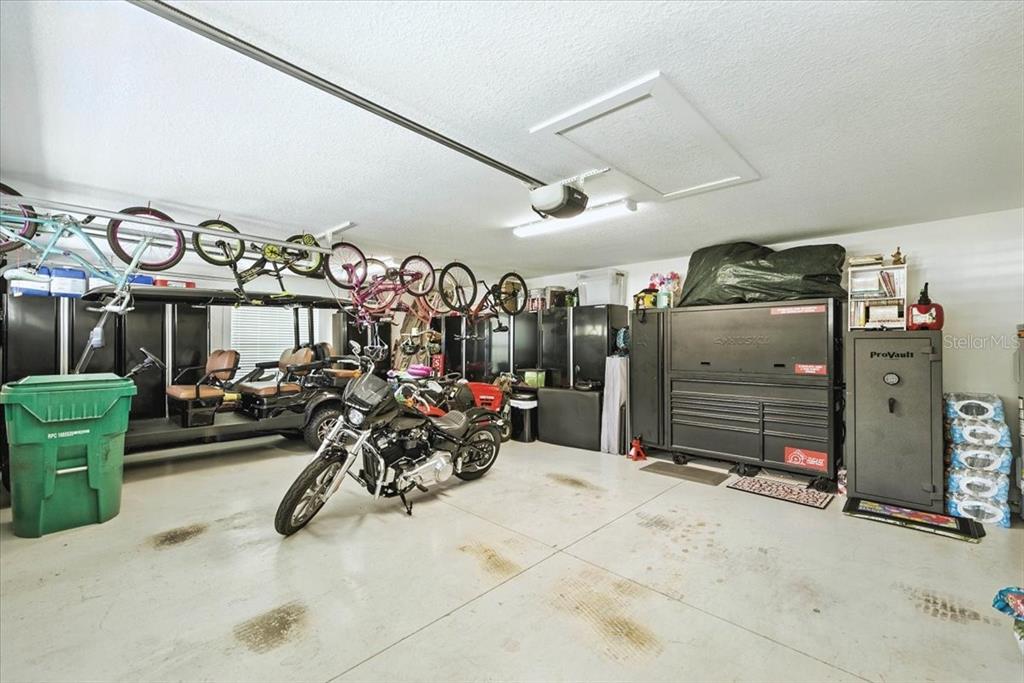 700 East Boston Street Hernando, FL 34442 - Photo 39 of 40 a view of a room with gym equipment