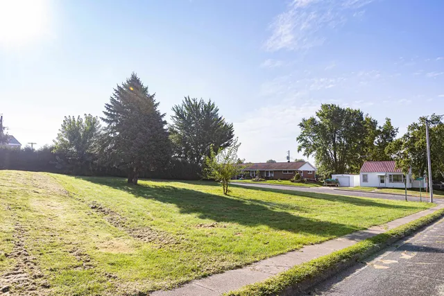 $28,000 | 30-ac South 30-ac S Center Street, Dickeyville, WI 53808