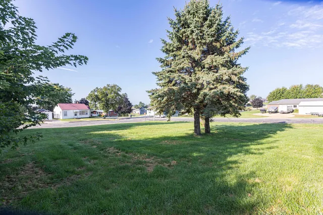 $28,000 | 30-ac South 30-ac S Center Street, Dickeyville, WI 53808