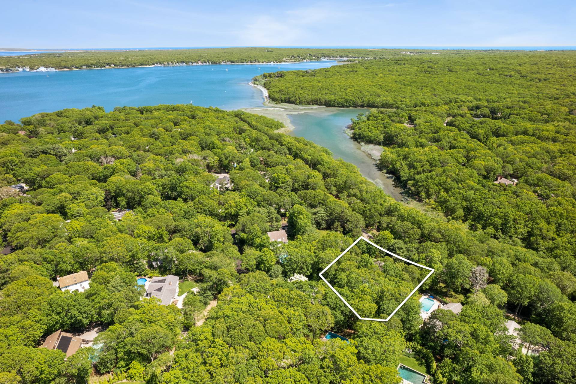 763 Hands Creek Road East Hampton, NY 11937 - Photo 19 of 21