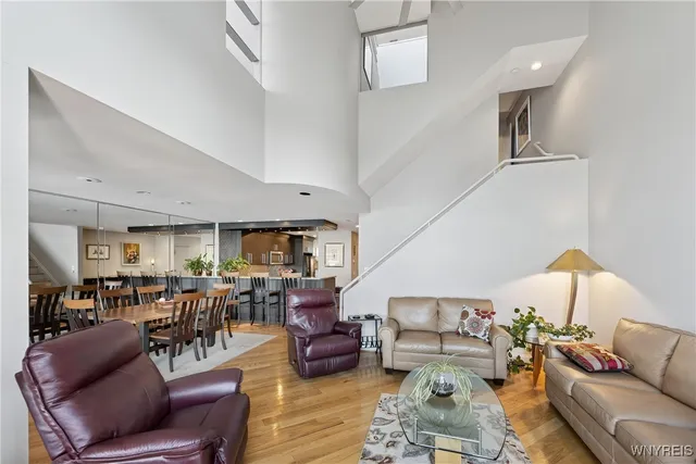 $915,000 | 300 Rivermist Drive, Buffalo, NY 14202