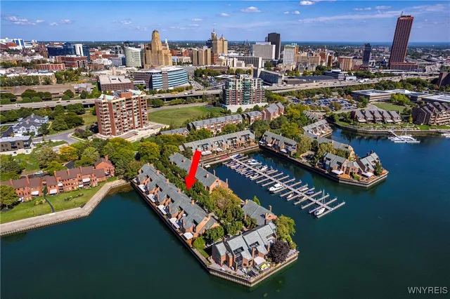 $915,000 | 300 Rivermist Drive, Buffalo, NY 14202