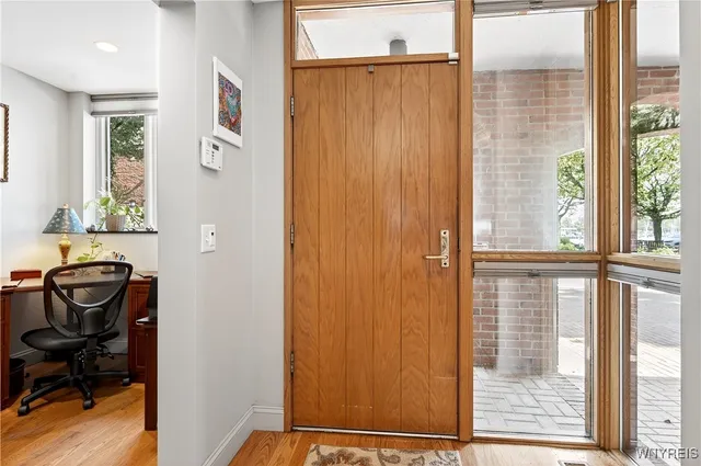 $915,000 | 300 Rivermist Drive, Buffalo, NY 14202