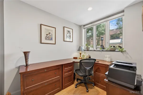 $850,000 | 300 Rivermist Drive, Buffalo, NY 14202