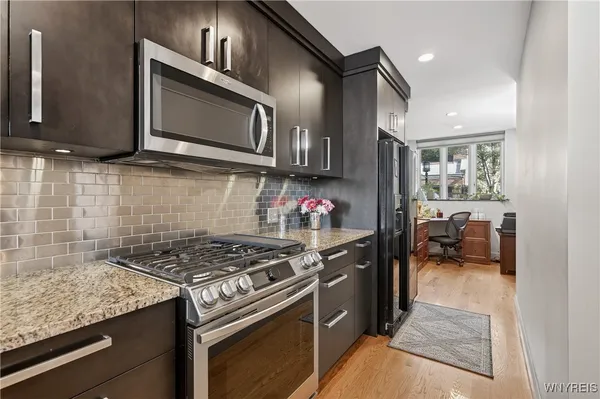 $850,000 | 300 Rivermist Drive, Buffalo, NY 14202