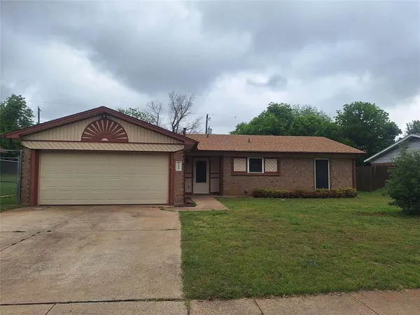 $2,200 | 209 Hudson Street, Crowley, TX 76036
