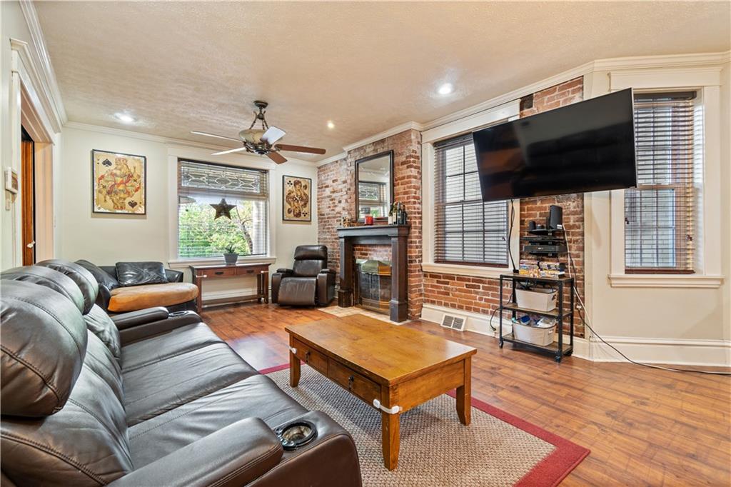 317 Richey Avenue Pittsburgh, PA 15214 - Photo 8 of 29 Gallery Image 8