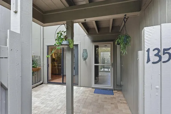 $269,000 | 135 Woodland Place, Osprey, FL 34229