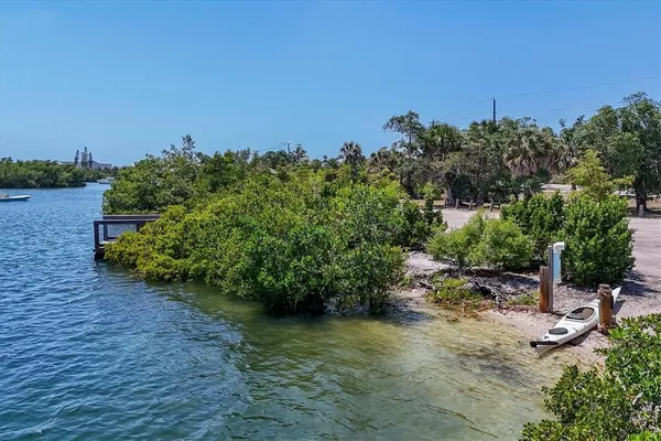 $269,000 | 135 Woodland Place, Osprey, FL 34229