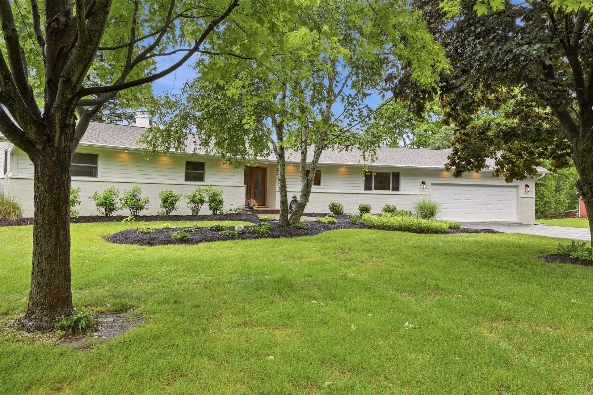 W7288 South Town Line Road Delavan, WI 53115 - Photo 10 of 57 Exterior