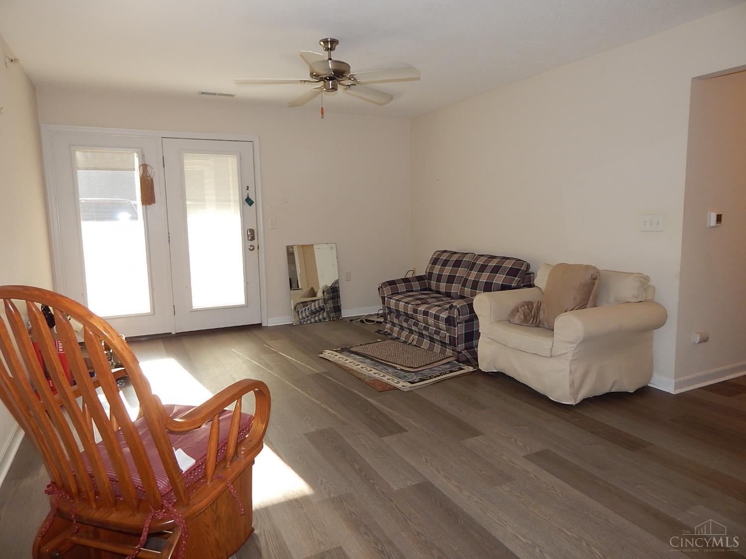 3414 North Bend Road, Unit 2 Cincinnati, OH 45247 - Photo 4 of 12 Gallery Image 4