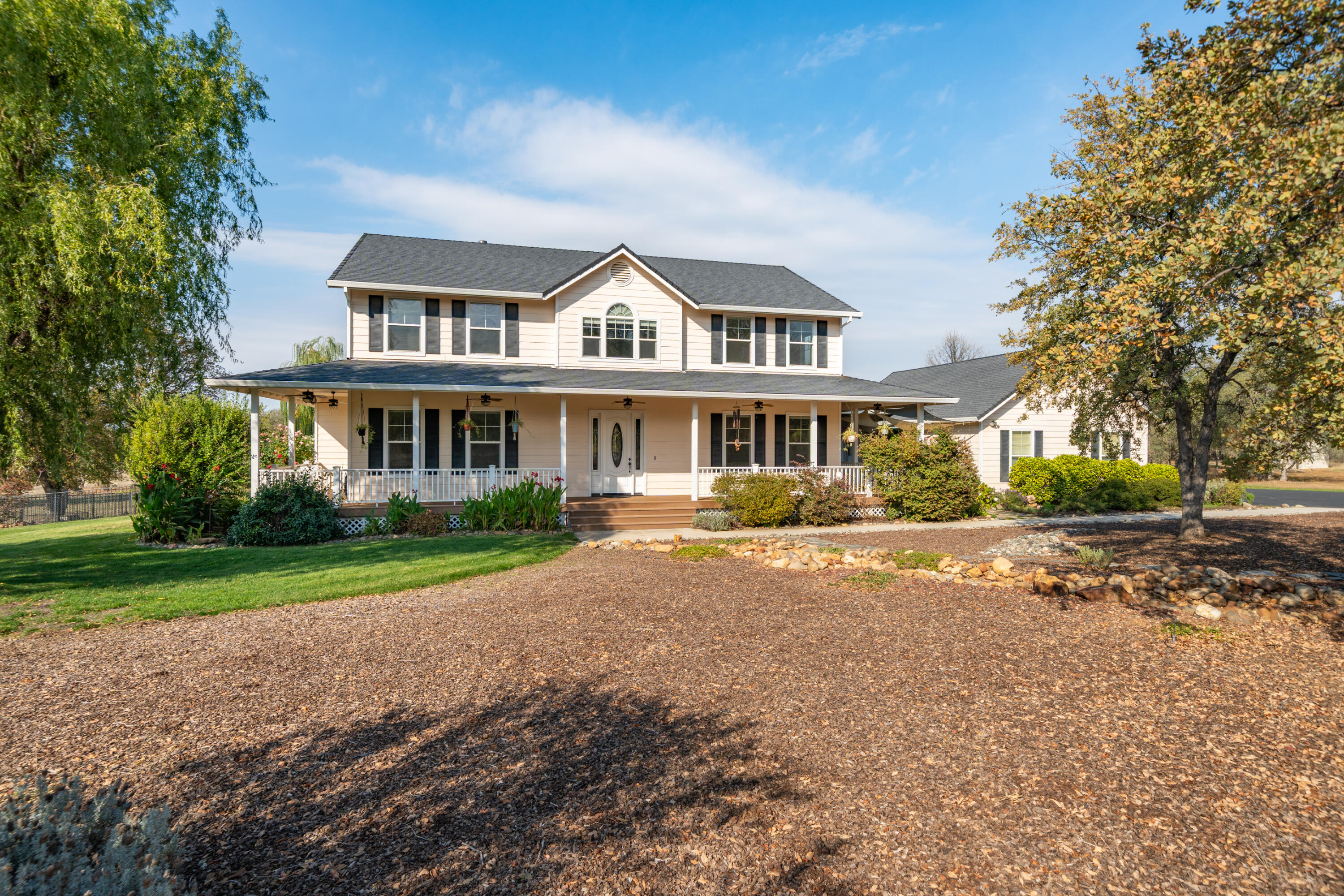 8180 Whispering Oaks Road Redding, CA 96002 - Photo 96 of 100 FRONT VIEW