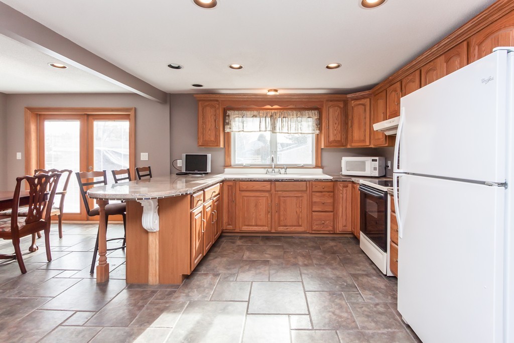 1671 Wilbraham Road Springfield, MA 01119 - Photo 9 of 30