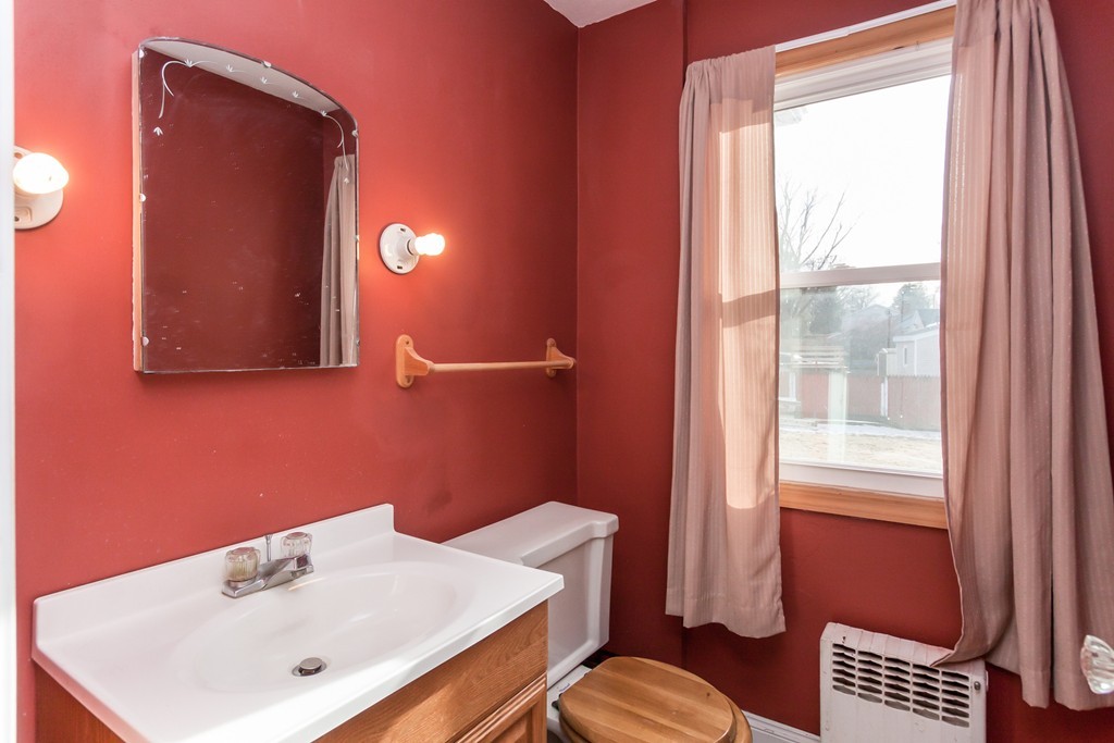 1671 Wilbraham Road Springfield, MA 01119 - Photo 10 of 30