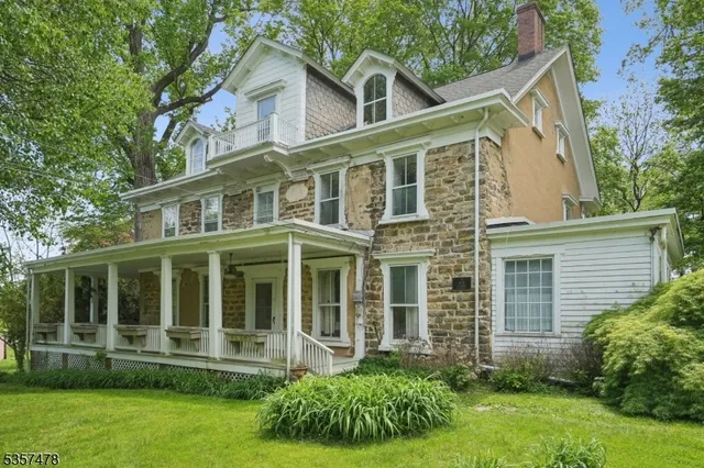 $685,000 | 19 East Mill Road, Long Valley, NJ 07853