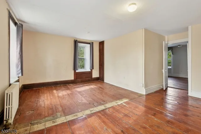 $685,000 | 19 East Mill Road, Long Valley, NJ 07853