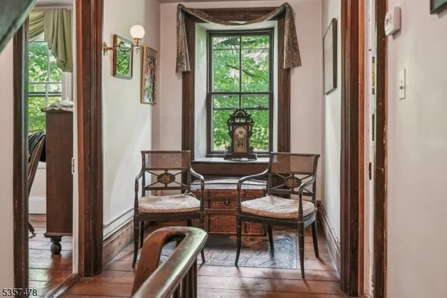 $685,000 | 19 East Mill Road, Long Valley, NJ 07853