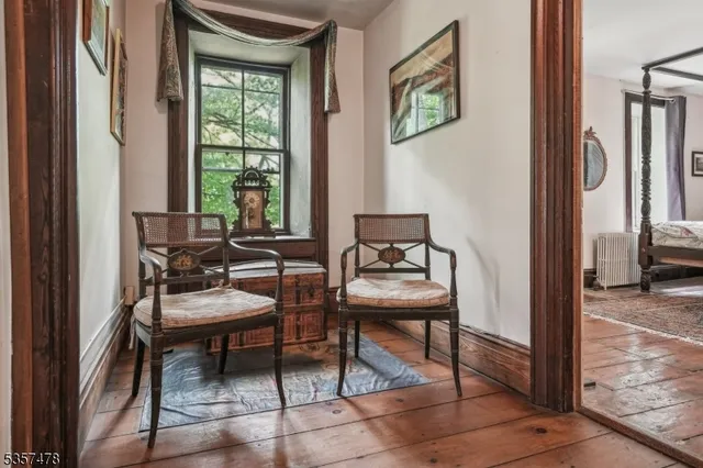 $685,000 | 19 East Mill Road, Long Valley, NJ 07853