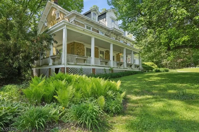 $685,000 | 19 East Mill Road, Long Valley, NJ 07853