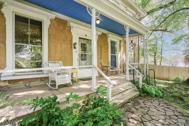 $685,000 | 19 East Mill Road, Long Valley, NJ 07853