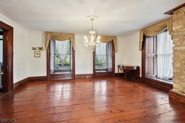 $685,000 | 19 East Mill Road, Long Valley, NJ 07853