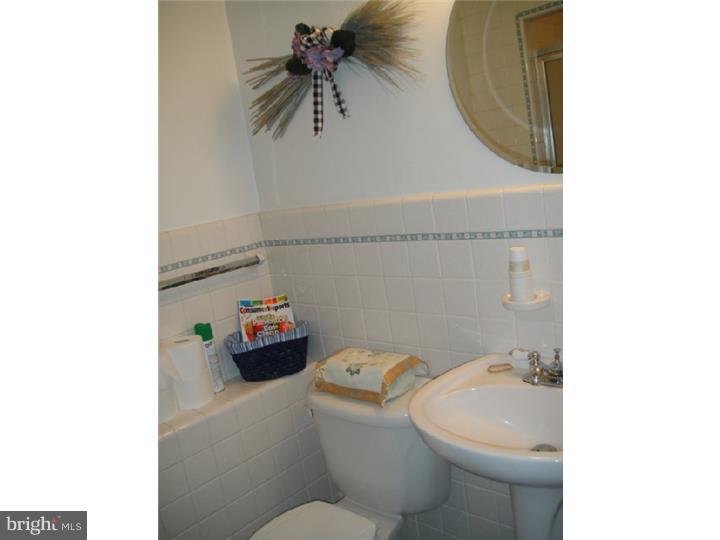 970 County Line Road Philadelphia, PA 19116 - Photo 20 of 23 Bathroom