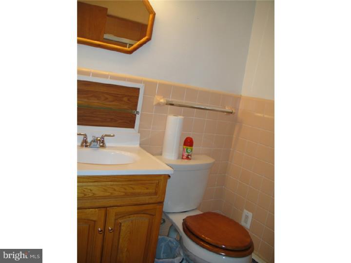 970 County Line Road Philadelphia, PA 19116 - Photo 21 of 23 Master Bathroom