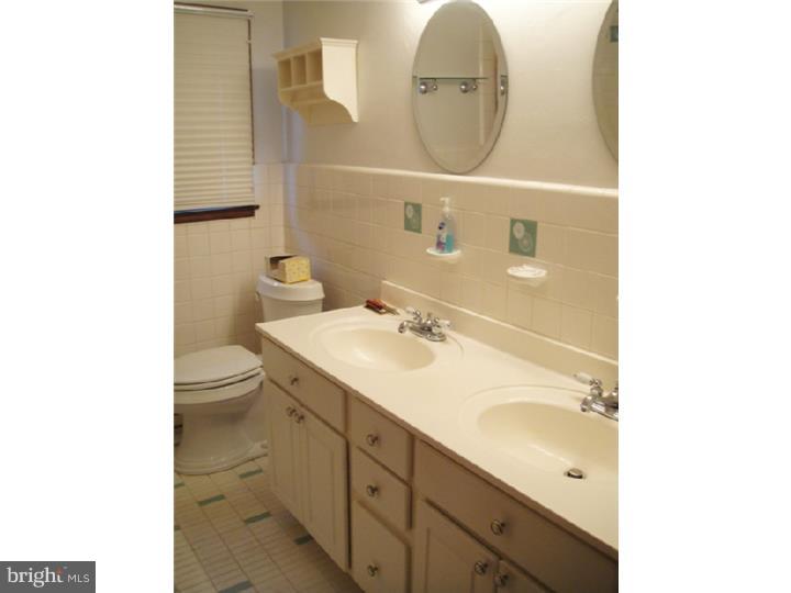 970 County Line Road Philadelphia, PA 19116 - Photo 23 of 23 Bathroom