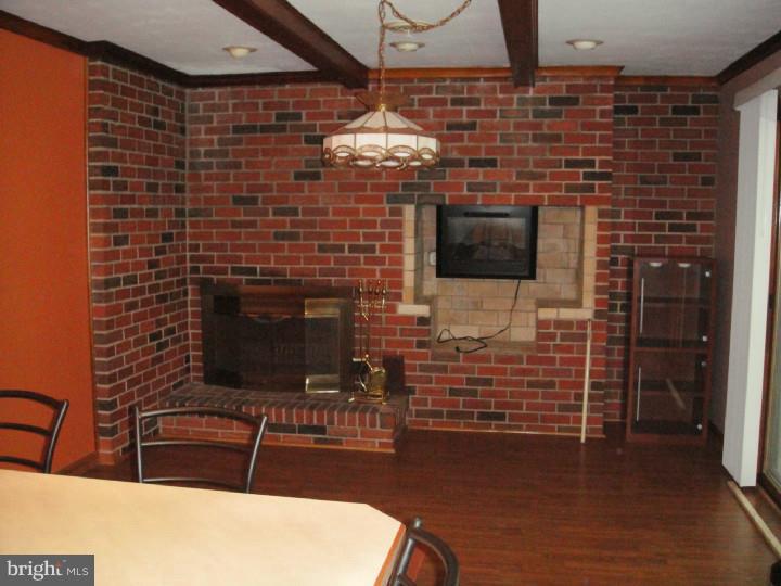 970 County Line Road Philadelphia, PA 19116 - Photo 9 of 23 Family Room