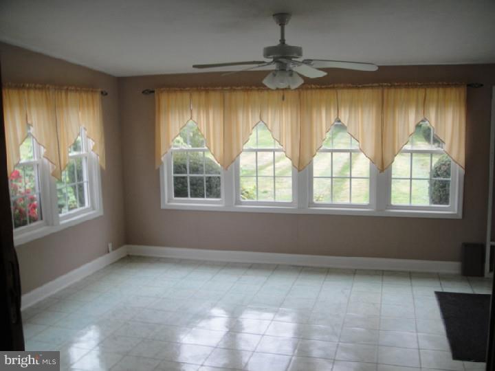 970 County Line Road Philadelphia, PA 19116 - Photo 10 of 23 Sun Room